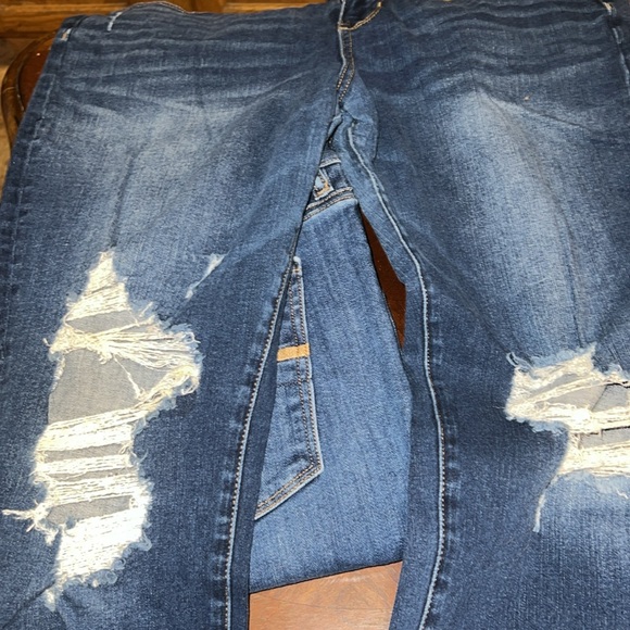 2 pair American Eagle denim sz 16 hi rise, one plain and one with rips - Picture 2 of 3